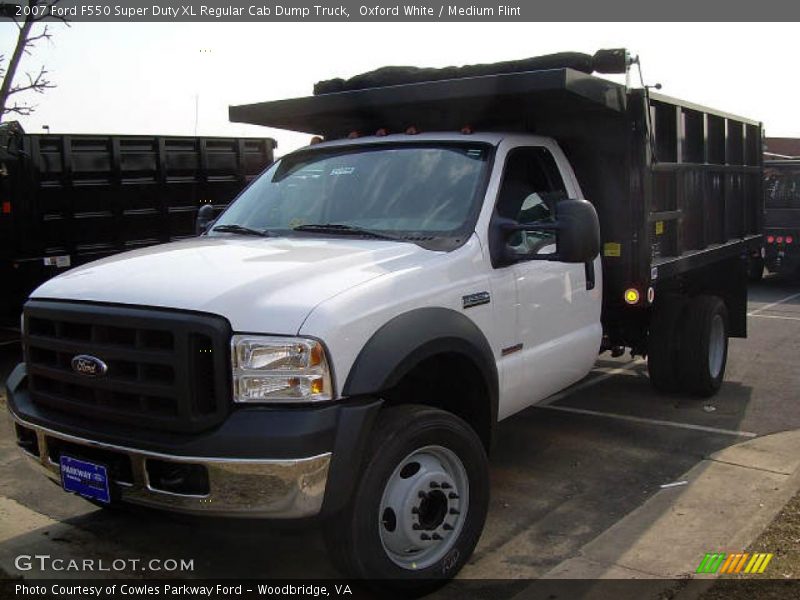 Oxford White / Medium Flint 2007 Ford F550 Super Duty XL Regular Cab Dump Truck