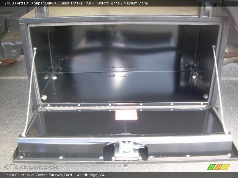 Oxford White / Medium Stone 2008 Ford F350 Super Duty XL Chassis Stake Truck