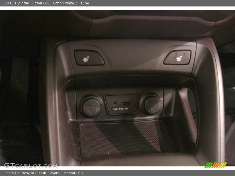 Cotton White / Taupe 2013 Hyundai Tucson GLS