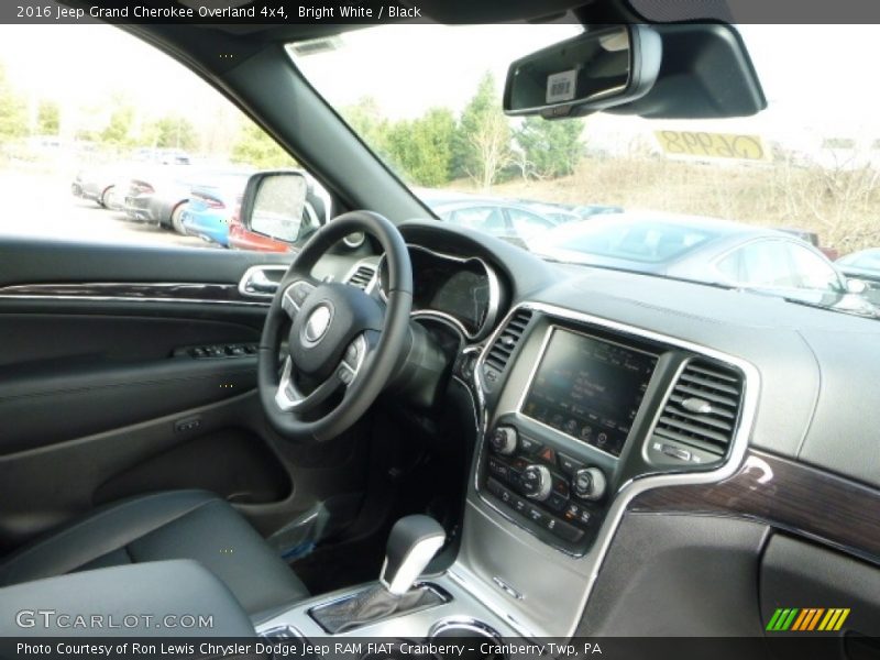 Bright White / Black 2016 Jeep Grand Cherokee Overland 4x4