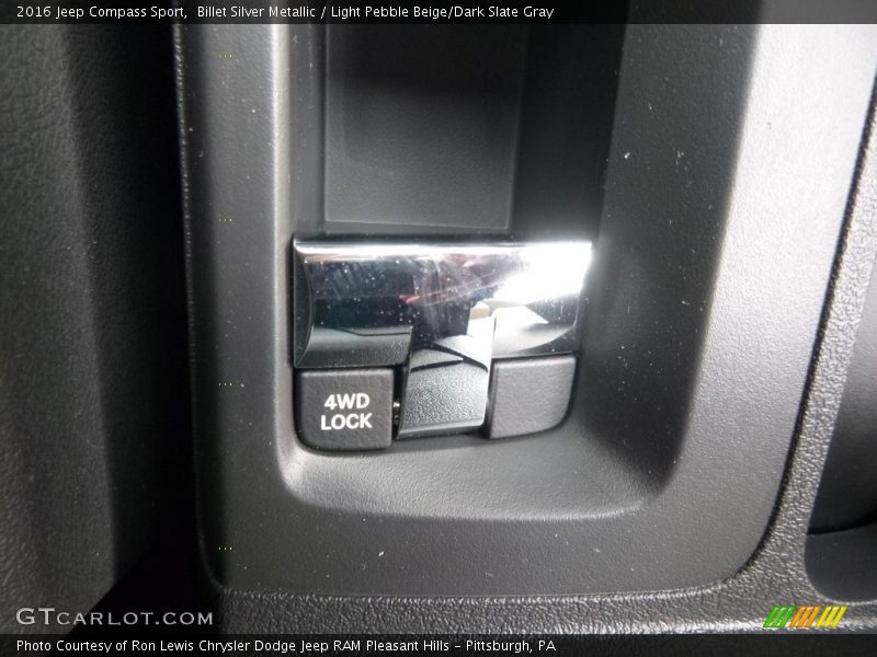 Billet Silver Metallic / Light Pebble Beige/Dark Slate Gray 2016 Jeep Compass Sport
