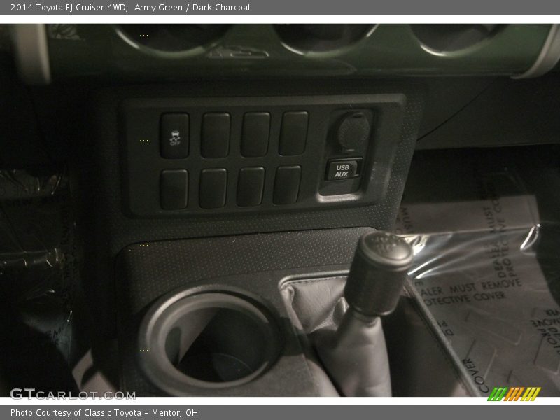 Army Green / Dark Charcoal 2014 Toyota FJ Cruiser 4WD