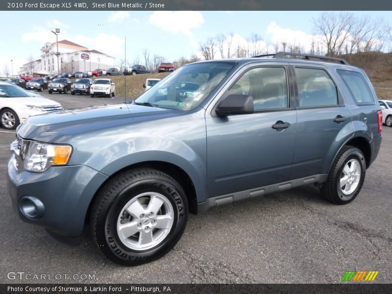 Front 3/4 View of 2010 Escape XLS 4WD