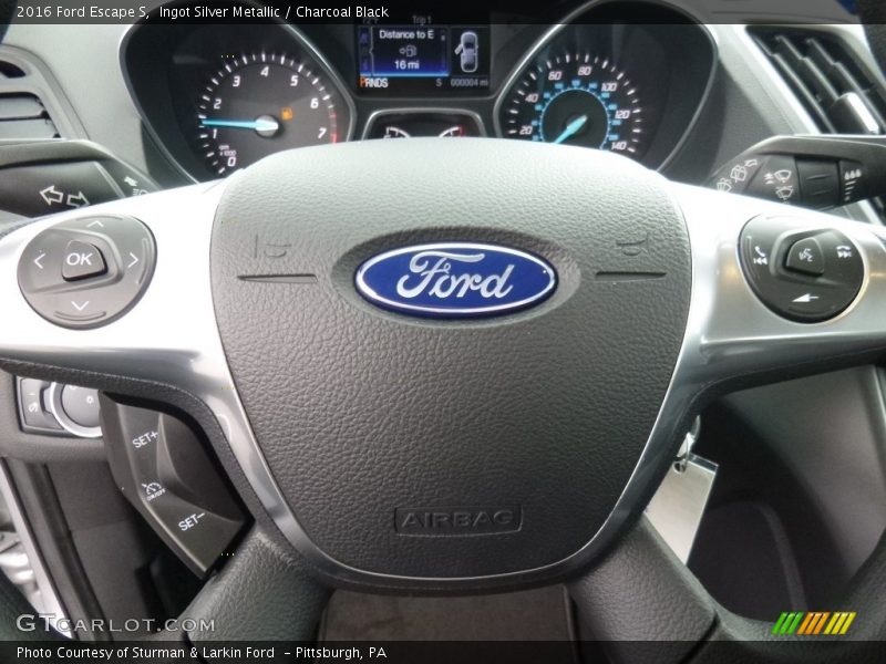 Ingot Silver Metallic / Charcoal Black 2016 Ford Escape S