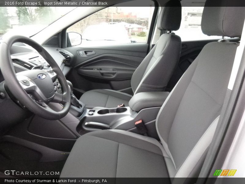 Ingot Silver Metallic / Charcoal Black 2016 Ford Escape S