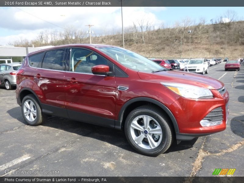 Sunset Metallic / Charcoal Black 2016 Ford Escape SE 4WD