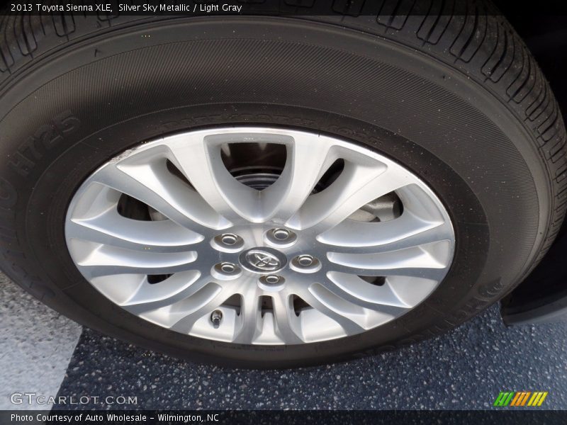 Silver Sky Metallic / Light Gray 2013 Toyota Sienna XLE