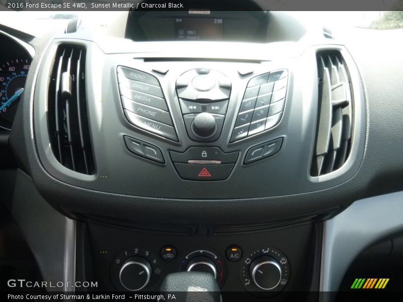 Sunset Metallic / Charcoal Black 2016 Ford Escape SE 4WD