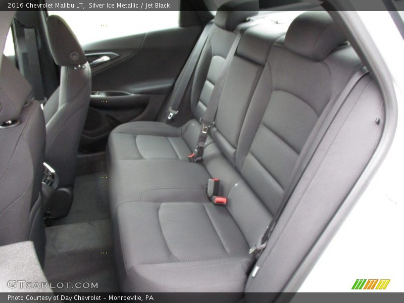 Silver Ice Metallic / Jet Black 2016 Chevrolet Malibu LT