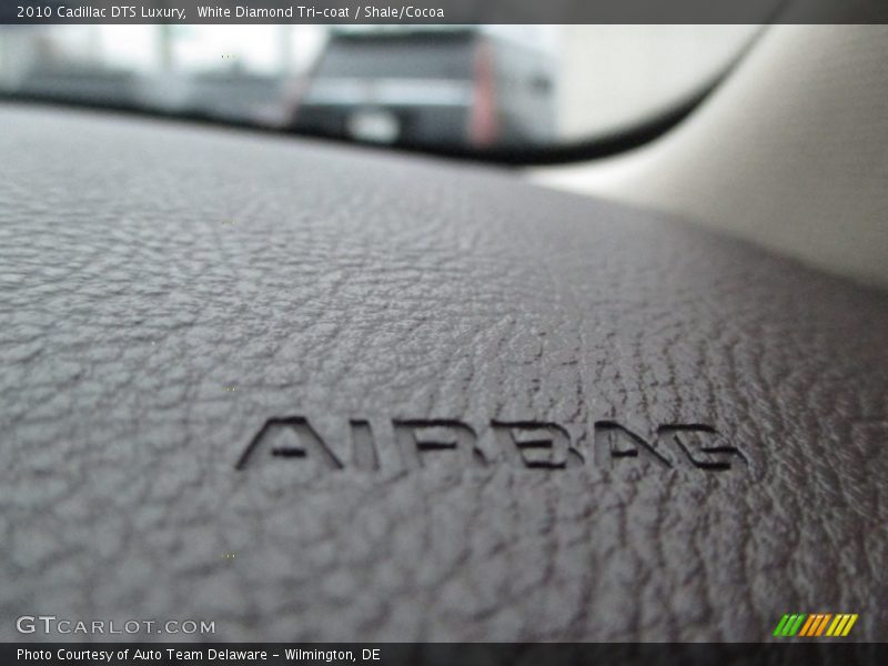 White Diamond Tri-coat / Shale/Cocoa 2010 Cadillac DTS Luxury