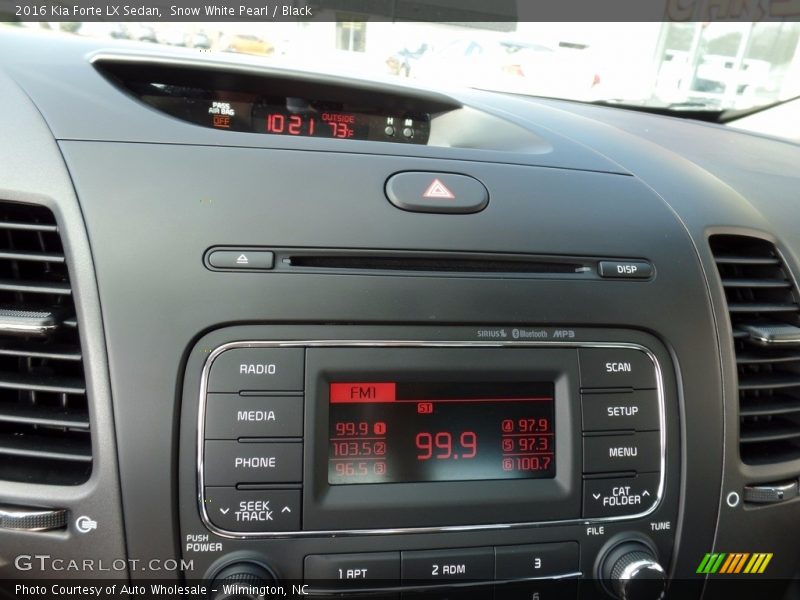 Snow White Pearl / Black 2016 Kia Forte LX Sedan