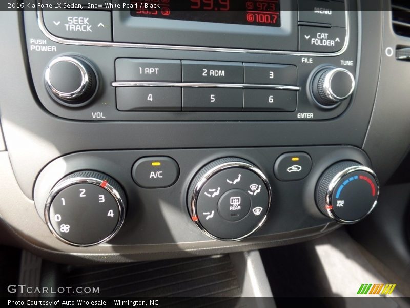 Snow White Pearl / Black 2016 Kia Forte LX Sedan