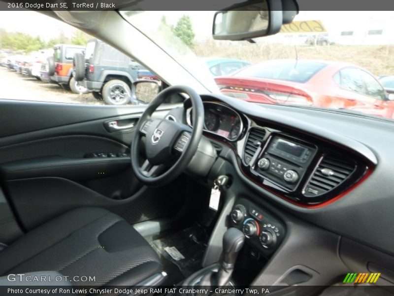 TorRed / Black 2016 Dodge Dart SE