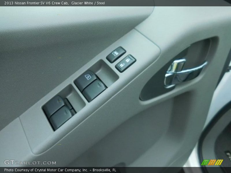 Glacier White / Steel 2013 Nissan Frontier SV V6 Crew Cab