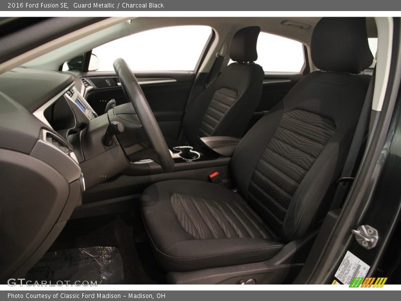 Guard Metallic / Charcoal Black 2016 Ford Fusion SE