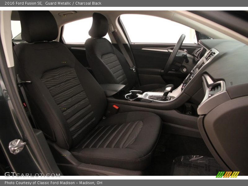 Guard Metallic / Charcoal Black 2016 Ford Fusion SE