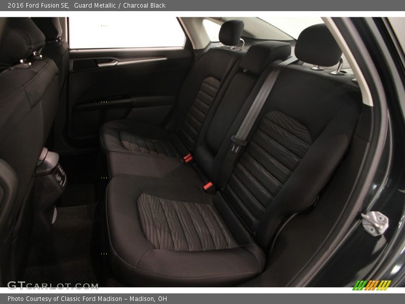 Guard Metallic / Charcoal Black 2016 Ford Fusion SE