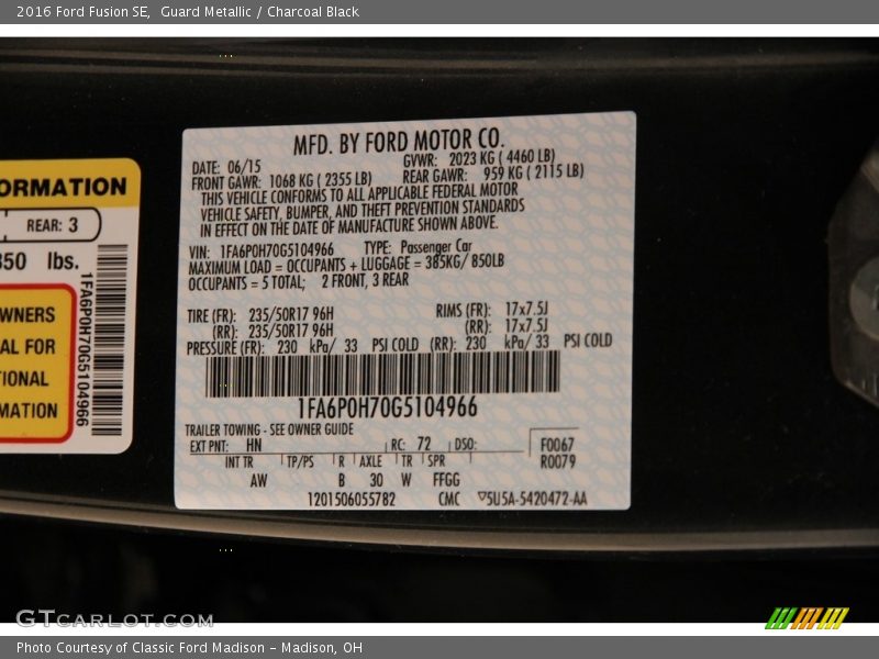 Guard Metallic / Charcoal Black 2016 Ford Fusion SE