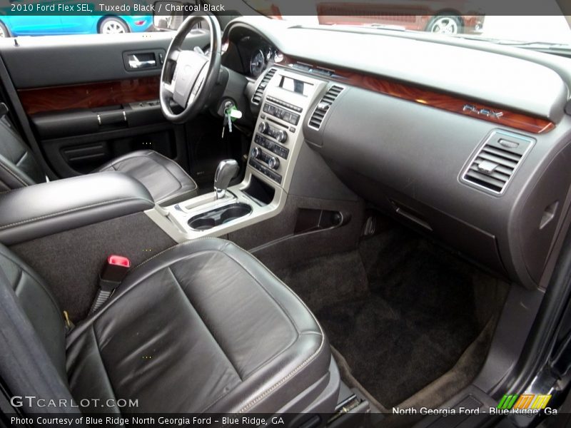 Tuxedo Black / Charcoal Black 2010 Ford Flex SEL