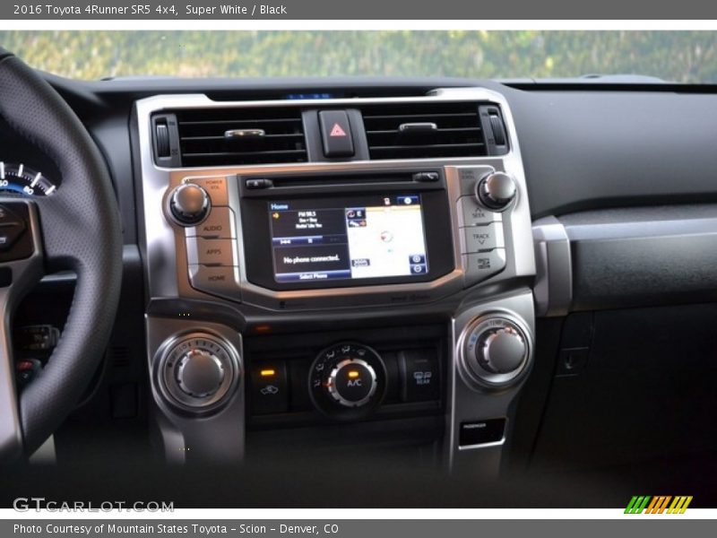Super White / Black 2016 Toyota 4Runner SR5 4x4