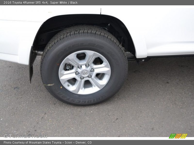 Super White / Black 2016 Toyota 4Runner SR5 4x4