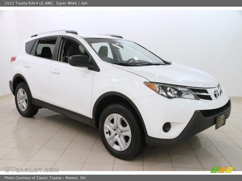 Super White / Ash 2013 Toyota RAV4 LE AWD