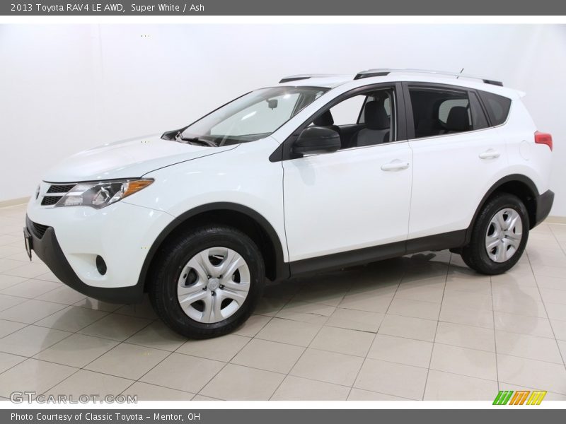 Super White / Ash 2013 Toyota RAV4 LE AWD