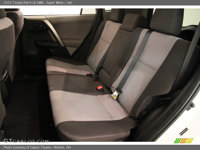 Super White / Ash 2013 Toyota RAV4 LE AWD