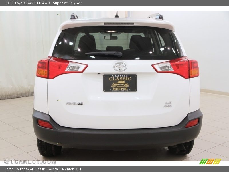 Super White / Ash 2013 Toyota RAV4 LE AWD