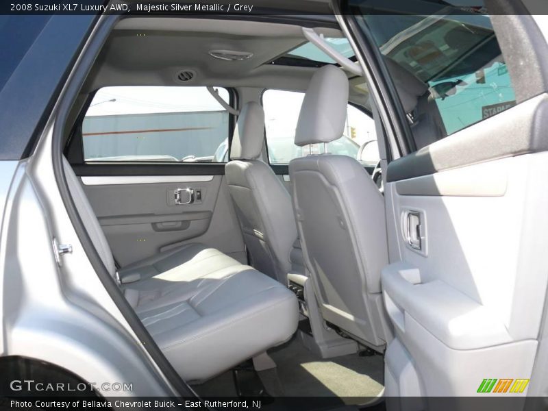 Majestic Silver Metallic / Grey 2008 Suzuki XL7 Luxury AWD