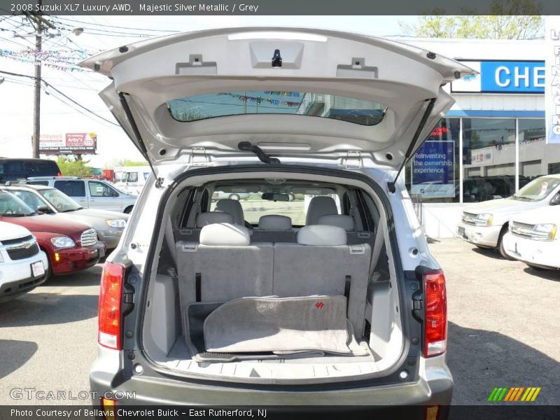 Majestic Silver Metallic / Grey 2008 Suzuki XL7 Luxury AWD