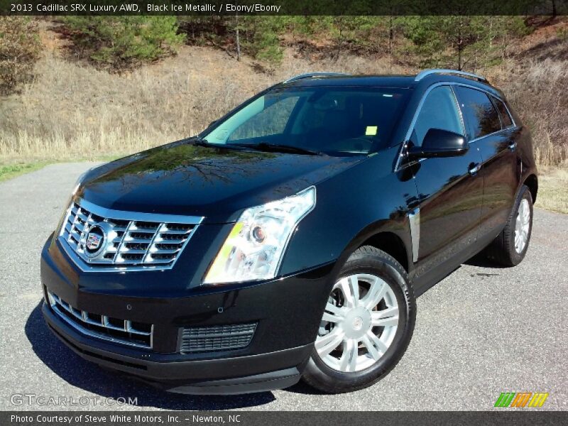 Front 3/4 View of 2013 SRX Luxury AWD