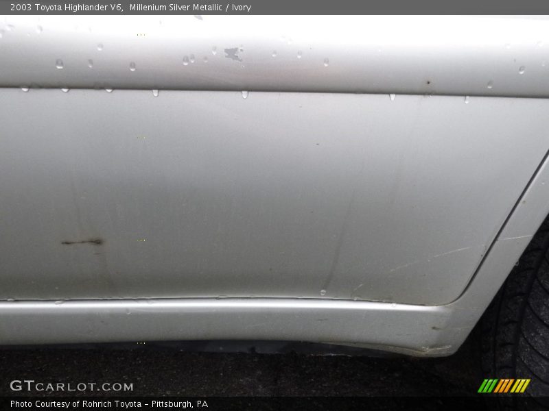Millenium Silver Metallic / Ivory 2003 Toyota Highlander V6