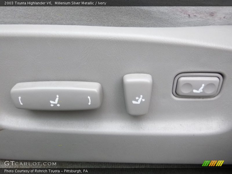 Millenium Silver Metallic / Ivory 2003 Toyota Highlander V6