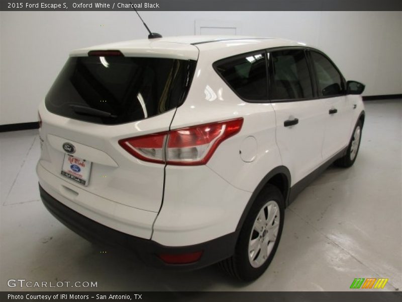 Oxford White / Charcoal Black 2015 Ford Escape S