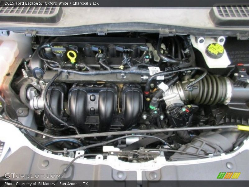Oxford White / Charcoal Black 2015 Ford Escape S