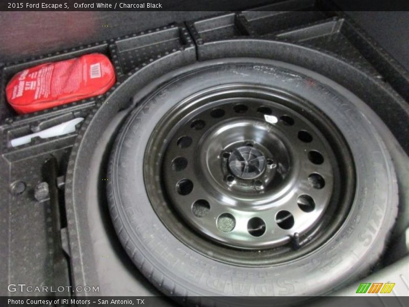 Oxford White / Charcoal Black 2015 Ford Escape S
