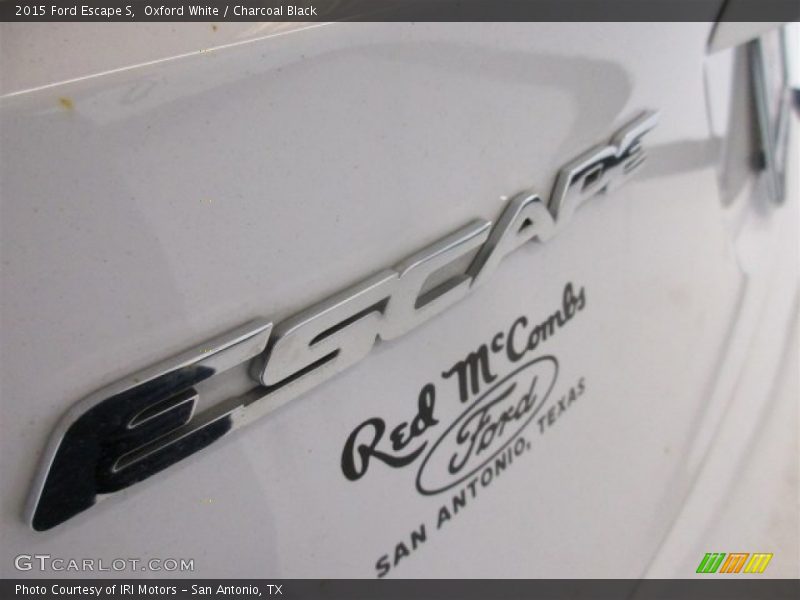 Oxford White / Charcoal Black 2015 Ford Escape S