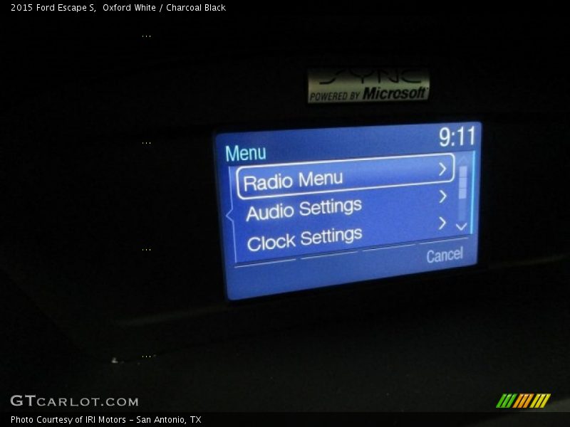 Oxford White / Charcoal Black 2015 Ford Escape S