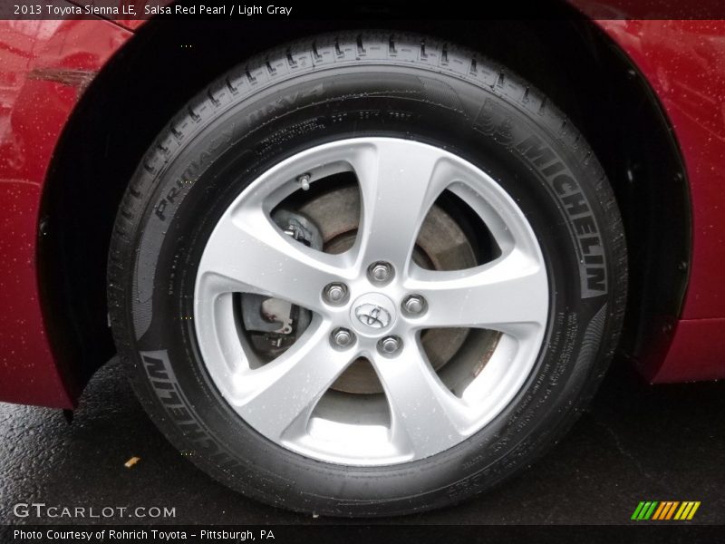 Salsa Red Pearl / Light Gray 2013 Toyota Sienna LE