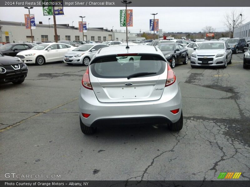Ingot Silver / Charcoal Black 2014 Ford Fiesta SE Hatchback