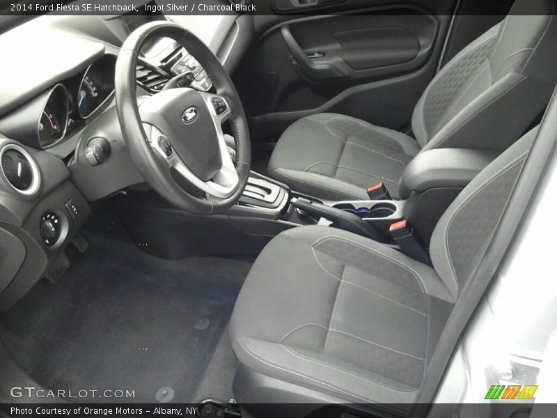 Ingot Silver / Charcoal Black 2014 Ford Fiesta SE Hatchback