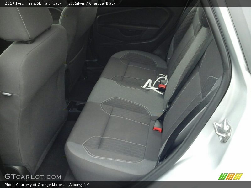 Ingot Silver / Charcoal Black 2014 Ford Fiesta SE Hatchback