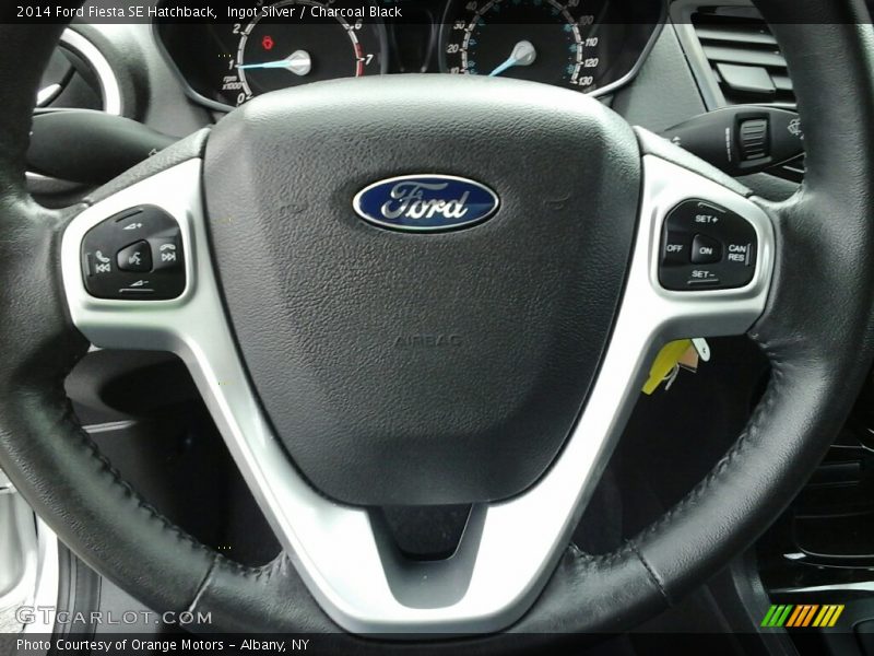 Ingot Silver / Charcoal Black 2014 Ford Fiesta SE Hatchback
