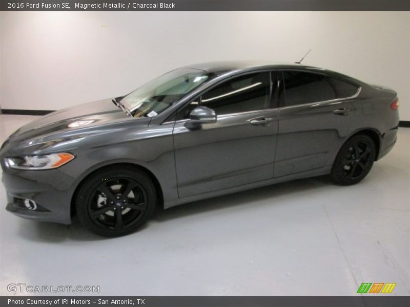 Magnetic Metallic / Charcoal Black 2016 Ford Fusion SE