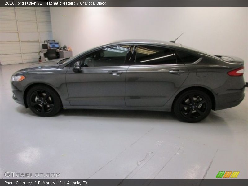 Magnetic Metallic / Charcoal Black 2016 Ford Fusion SE