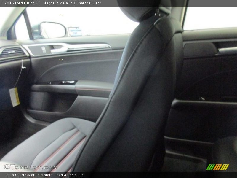 Magnetic Metallic / Charcoal Black 2016 Ford Fusion SE