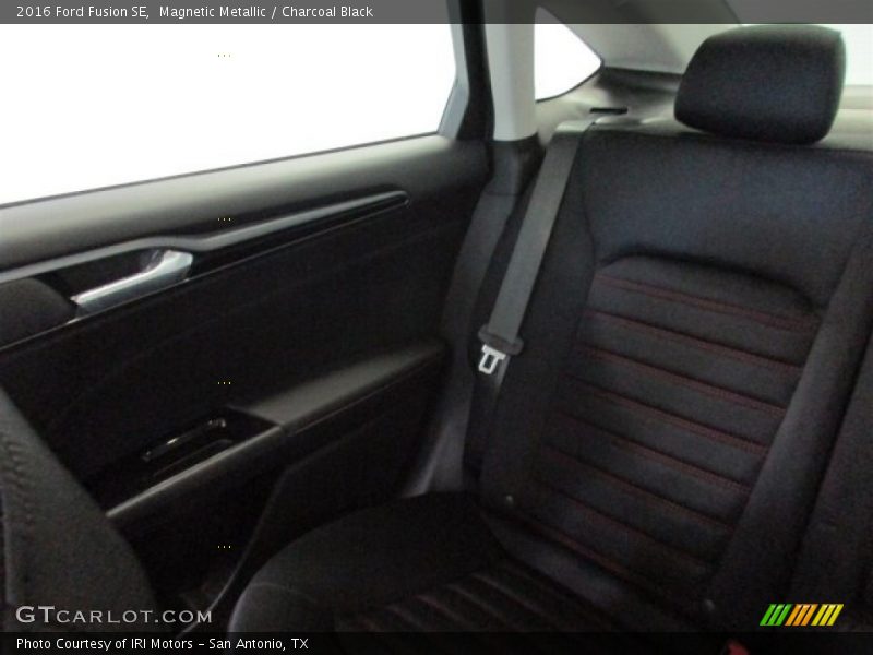 Magnetic Metallic / Charcoal Black 2016 Ford Fusion SE