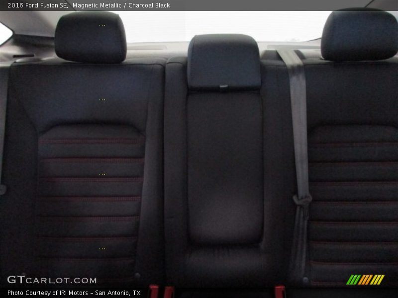 Magnetic Metallic / Charcoal Black 2016 Ford Fusion SE