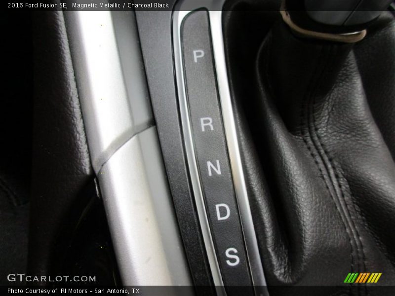 Magnetic Metallic / Charcoal Black 2016 Ford Fusion SE
